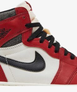 Alternative view of Air Jordan 1 Retro High OG 'Chicago Lost & Found' DZ5485-612